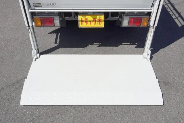 いすゞ エルフ TKG-NKR85A(2WD)の写真25