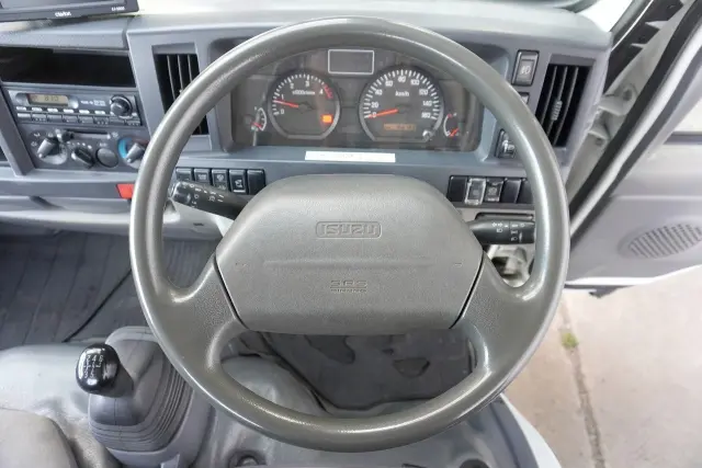 いすゞ エルフ TKG-NKR85A(2WD)の写真40
