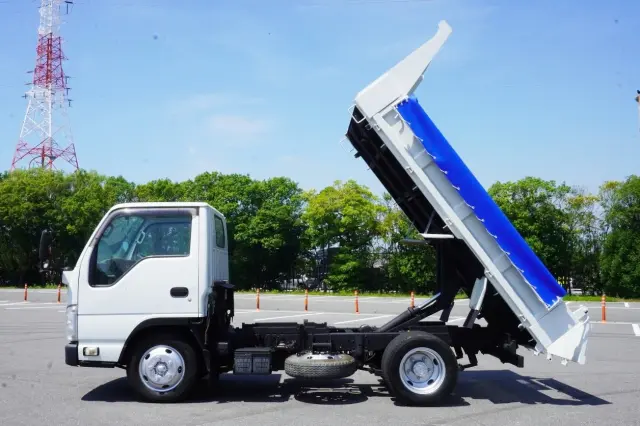 いすゞ エルフ TPG-NKR85AD(2WD)の写真20