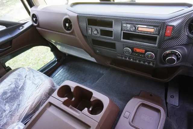 日野 レンジャー 2KG-FD2ABA(2WD)の写真44