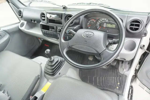 トヨタ トヨエース LDF-KDY281(4WD)の写真3