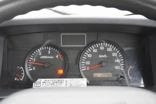 いすゞ エルフ BKG-NLR85AR(2WD)の写真4