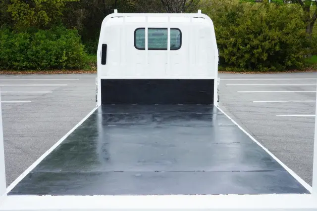 いすゞ エルフ BKG-NLR85AR(2WD)の写真5