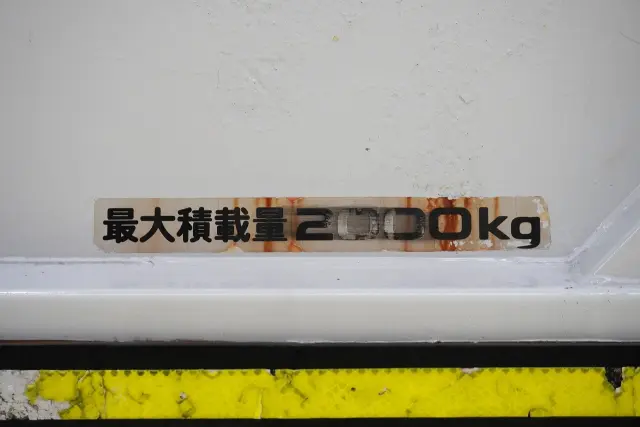 いすゞ エルフ BKG-NLR85AR(2WD)の写真14