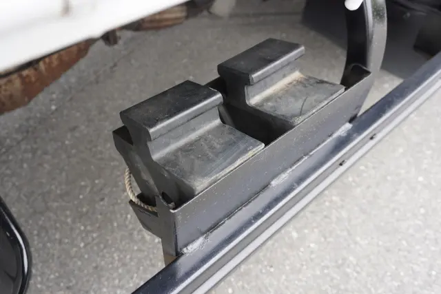 いすゞ エルフ BKG-NLR85AR(2WD)の写真17