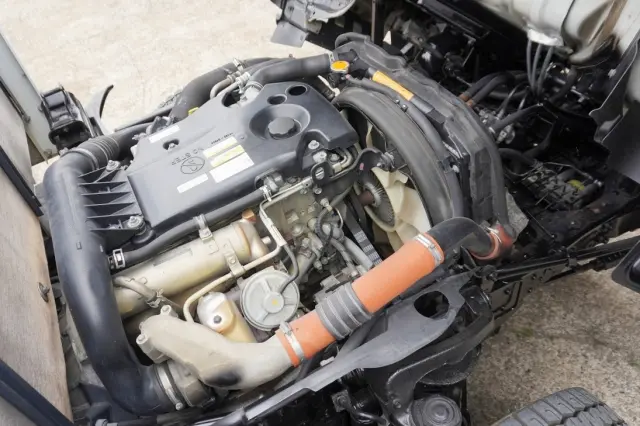 いすゞ エルフ BKG-NLR85AR(2WD)の写真26