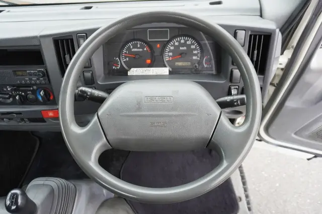いすゞ エルフ BKG-NLR85AR(2WD)の写真37