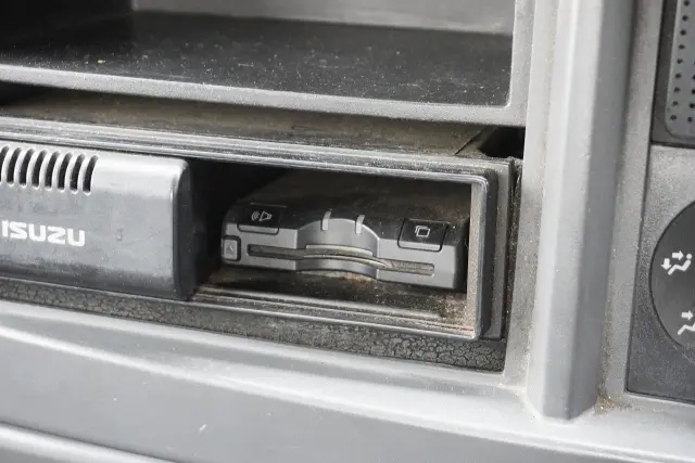 いすゞ エルフ BKG-NLR85AR(2WD)の写真43