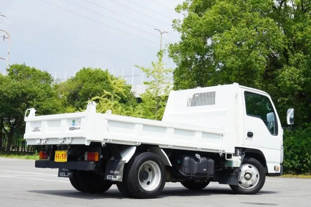 いすゞ エルフ TPG-NJR85AD(2WD)の写真2