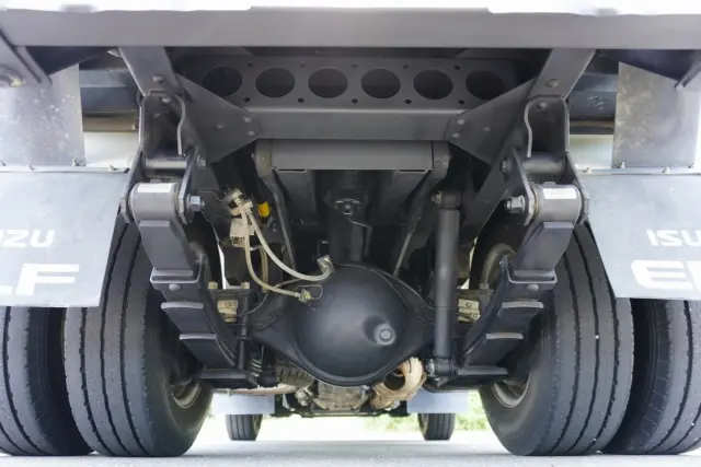 いすゞ エルフ TPG-NJR85AD(2WD)の写真6