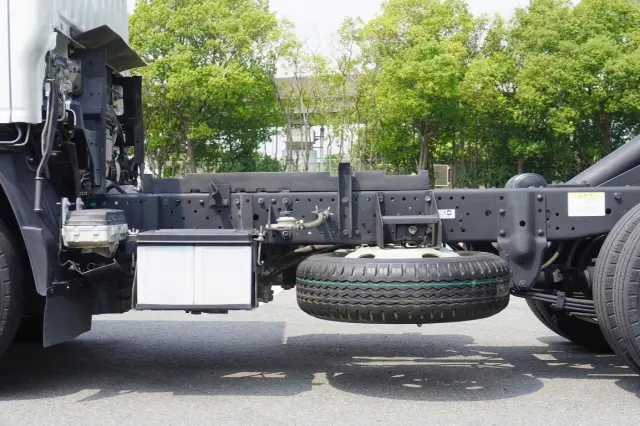 いすゞ エルフ TPG-NJR85AD(2WD)の写真33