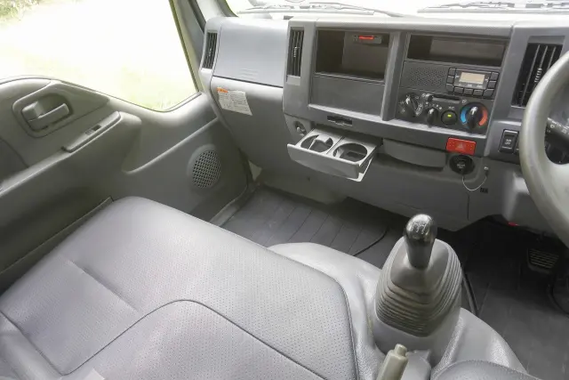 いすゞ エルフ TPG-NJR85AD(2WD)の写真43