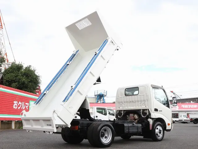 日野 デュトロ TKG-XZC610T(2WD)の写真2