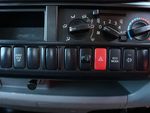 日野 デュトロ TKG-XZC610T(2WD)の写真37