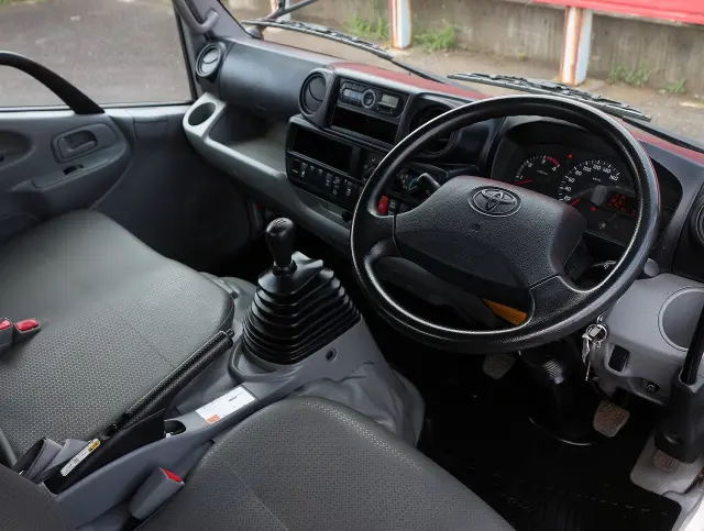 トヨタ ダイナ TKG-XZU675D(4WD)の写真3