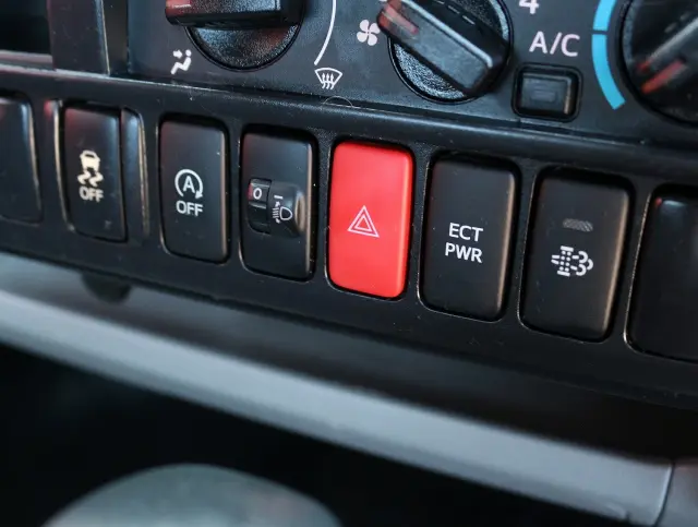 日野 デュトロ TPG-XZU605M(2WD)の写真35