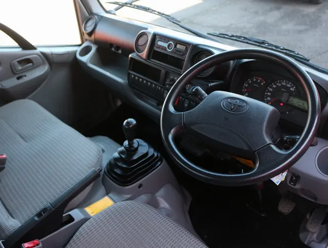 トヨタ ダイナ LDF-KDY281(4WD)の写真3