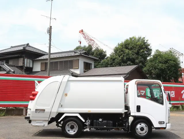 いすゞ エルフ TKG-NMR85AN(2WD)の写真4