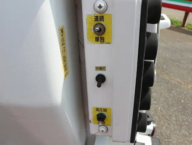 いすゞ エルフ TKG-NMR85AN(2WD)の写真11
