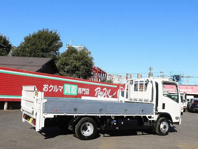 いすゞ エルフ 2RG-NNS88AN(4WD)の写真5