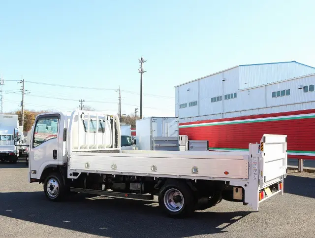 いすゞ エルフ 2RG-NNS88AN(4WD)の写真7