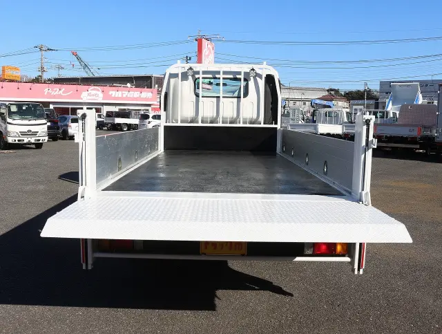 いすゞ エルフ 2RG-NNS88AN(4WD)の写真11