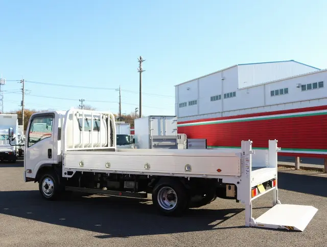 いすゞ エルフ 2RG-NNS88AN(4WD)の写真17