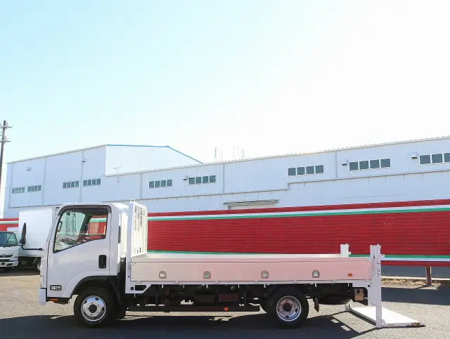 いすゞ エルフ 2RG-NNS88AN(4WD)の写真18