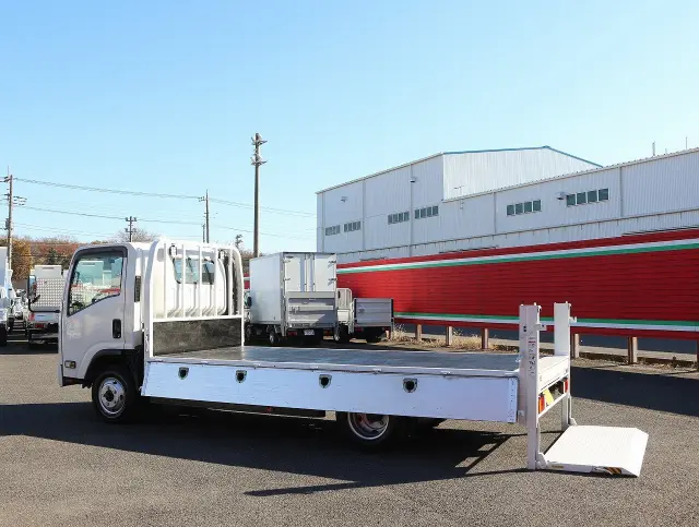 いすゞ エルフ 2RG-NNS88AN(4WD)の写真22