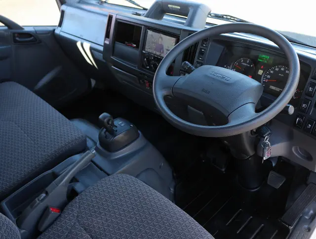 いすゞ エルフ 2RG-NNS88AN(4WD)の写真32