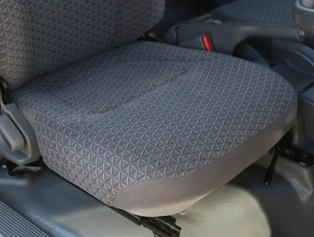 いすゞ エルフ 2RG-NNS88AN(4WD)の写真35