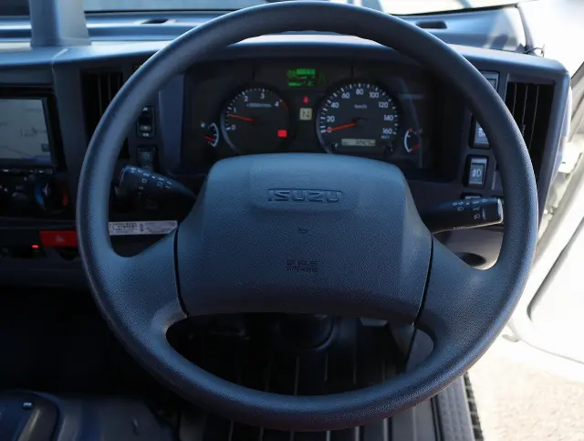 いすゞ エルフ 2RG-NNS88AN(4WD)の写真36