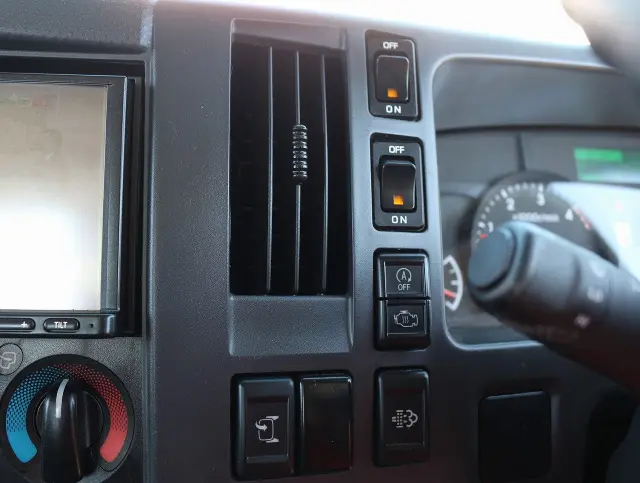 いすゞ エルフ 2RG-NNS88AN(4WD)の写真41