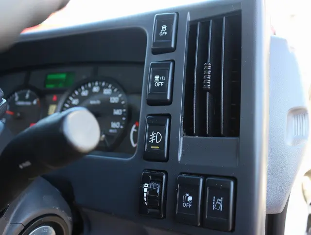 いすゞ エルフ 2RG-NNS88AN(4WD)の写真42