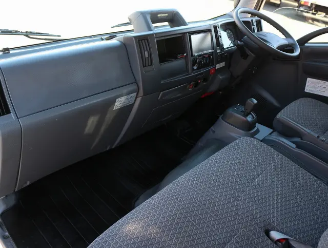 いすゞ エルフ 2RG-NNS88AN(4WD)の写真44