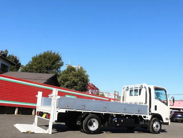 いすゞ エルフ 2RG-NNS88AN(4WD)の写真50