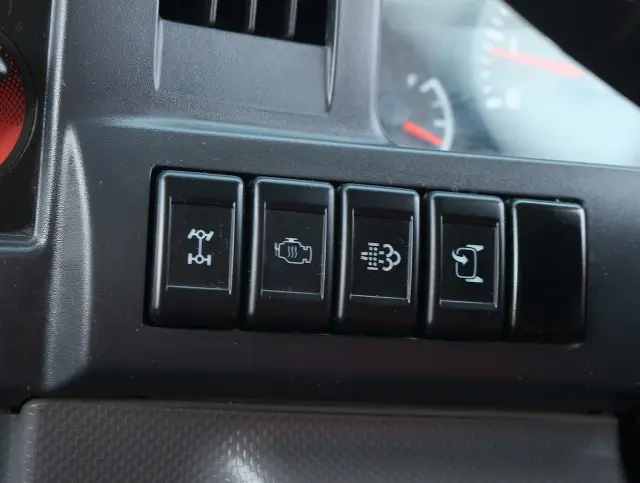 いすゞ エルフ TPG-NHS85AN(4WD)の写真42