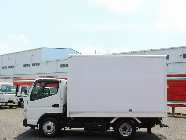 三菱 キャンター TPG-FDA00(2WD)の写真8