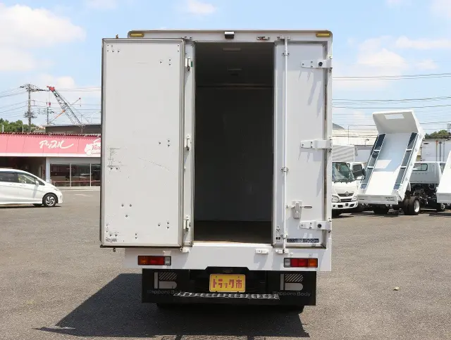 三菱 キャンター TPG-FDA00(2WD)の写真9