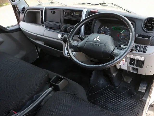 三菱 キャンター TPG-FDA00(2WD)の写真28