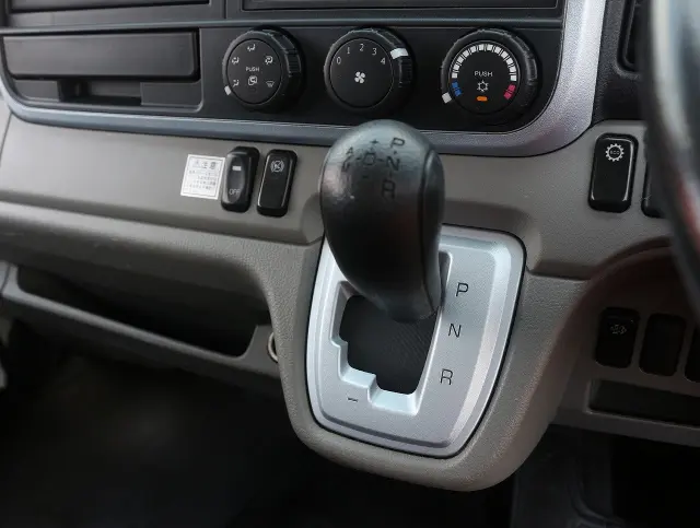 三菱 キャンター TPG-FDA00(2WD)の写真35
