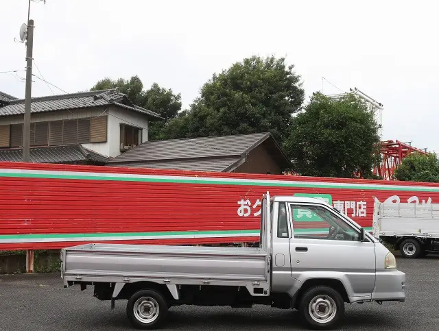 トヨタ ライトエーストラック GK-KM75(2WD)の写真4