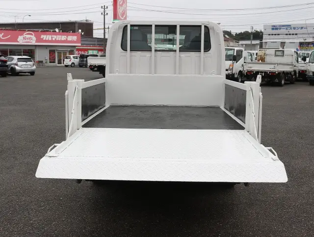 いすゞ エルフ TPG-NJR85A(2WD)の写真9