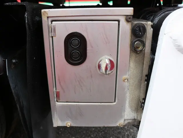 いすゞ エルフ TPG-NJR85A(2WD)の写真12