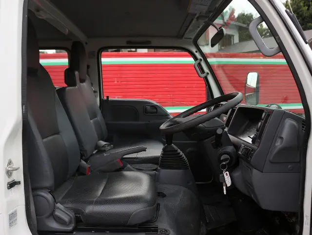 いすゞ エルフ TPG-NJR85A(2WD)の写真30