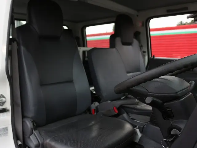 いすゞ エルフ TPG-NJR85A(2WD)の写真31