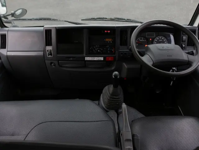 いすゞ エルフ TPG-NJR85A(2WD)の写真32