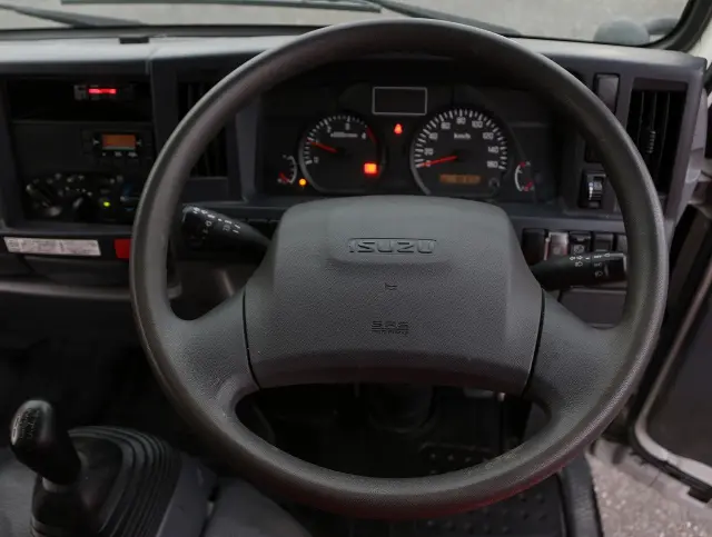 いすゞ エルフ TPG-NJR85A(2WD)の写真33