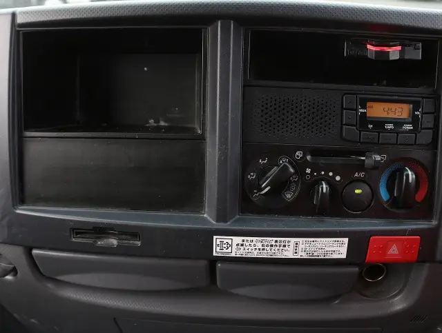 いすゞ エルフ TPG-NJR85A(2WD)の写真36