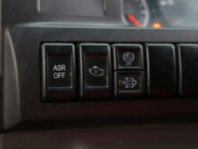 いすゞ エルフ TPG-NJR85A(2WD)の写真37